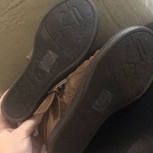 Boots - Picture 5 of 5